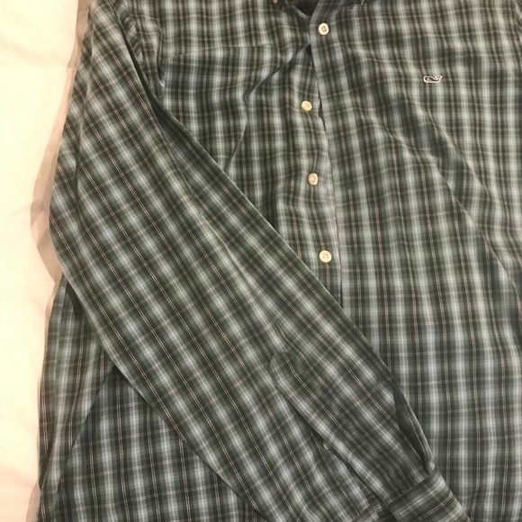 Vineyard vines button down - Picture 3 of 5